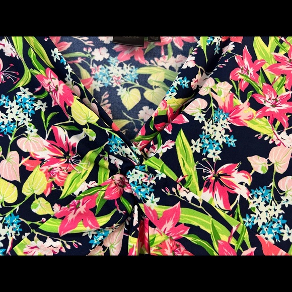EUC Rafaela Floral Print Shirt - size M - Picture 2 of 6